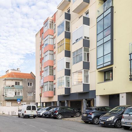Tejo River View Apartment Nearby Belem Lisbon Exterior photo